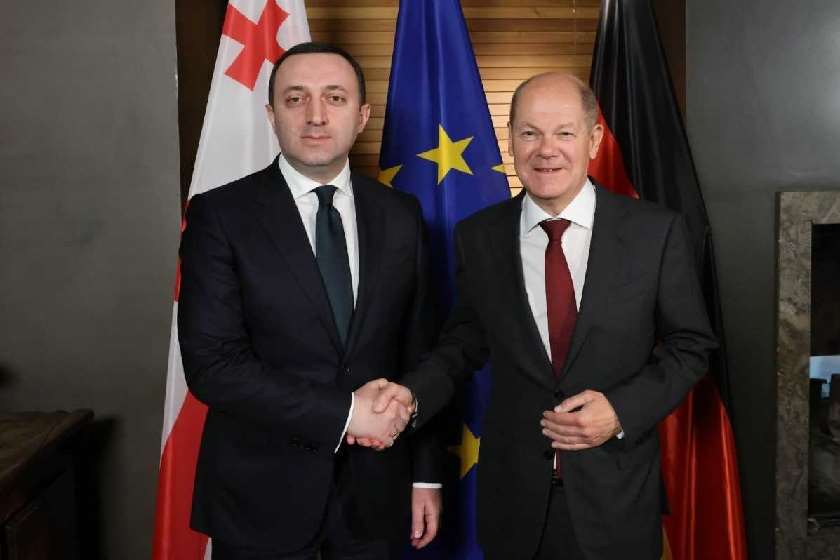 ირაკლი ღარიბაშვილი
ოლაფ შოლცი