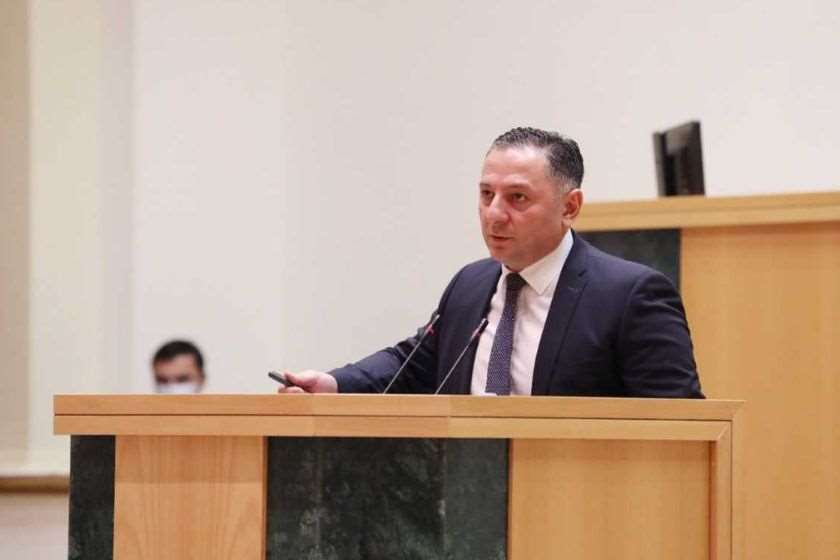 ვახტანგ გომელაური