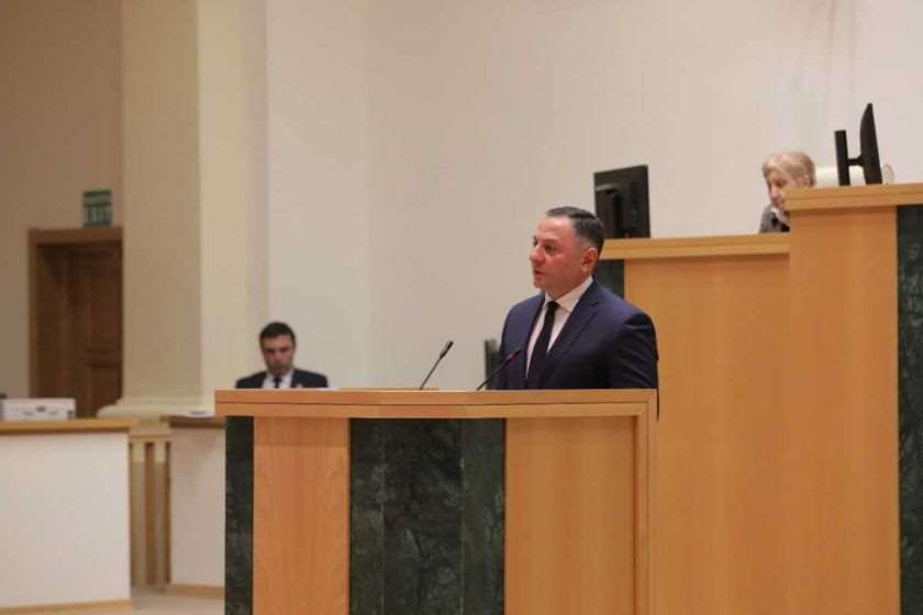 ვახტანგ გომელაური