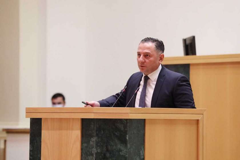 ვახტანგ გომელაური