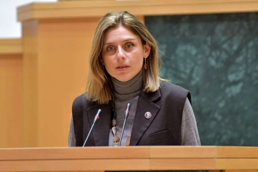 თეონა აქუბარდია