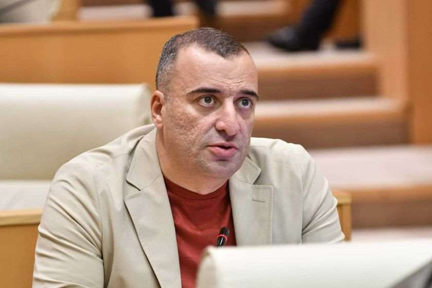 რატი იონათამიშვილი