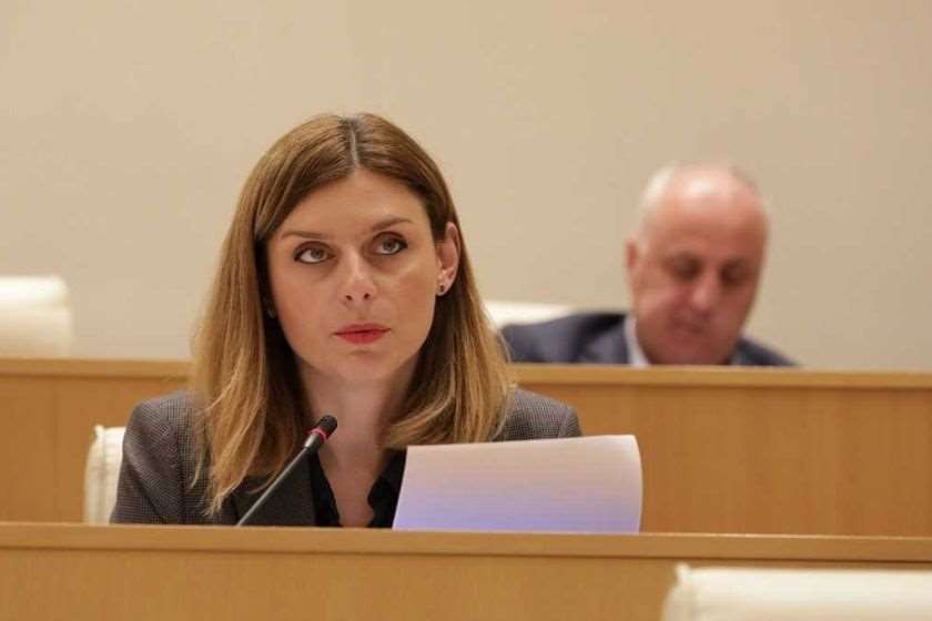 თეონა აქუბარდია
