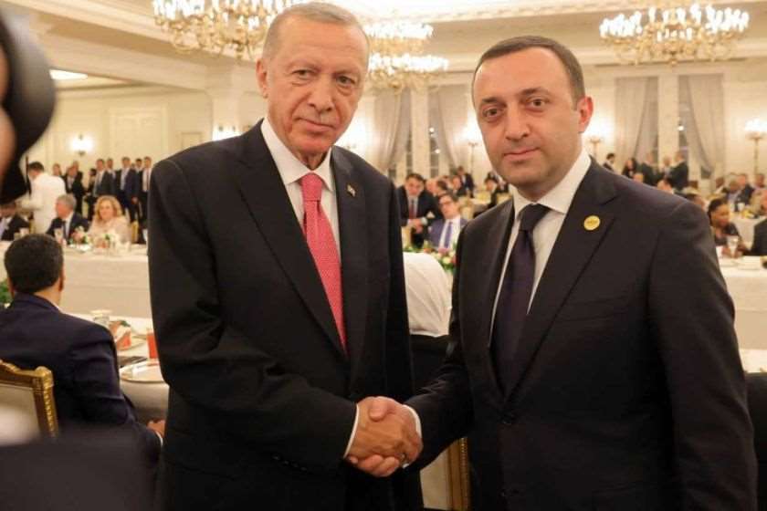 ირაკლი ღარიბაშვილი
რეჯეფ თაიფ ერდოღანი