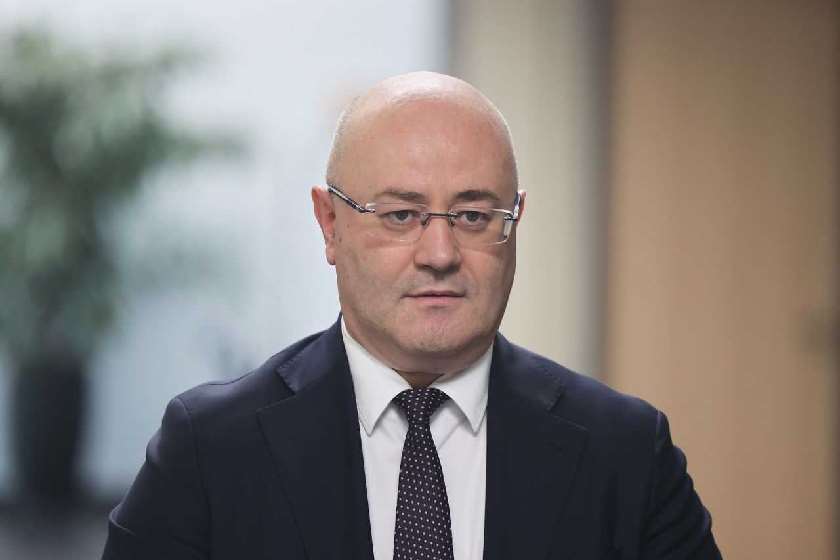 ლევან იზორია