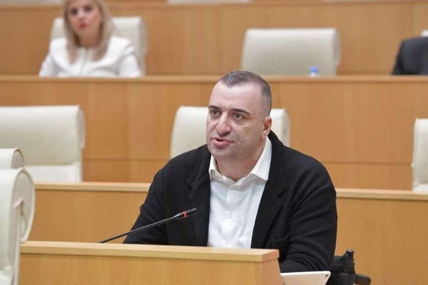 რატი იონათამიშვილი