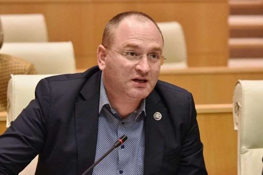 ირაკლი ბერაია

