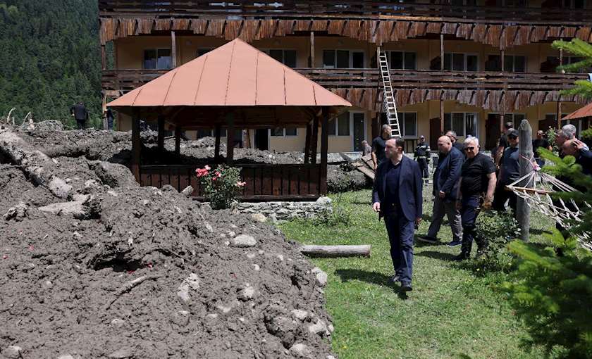 ირაკლი ღარიბაშვილი შოვში, სტიქიის ზონაში