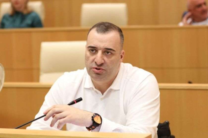 რატი იონათამიშვილი