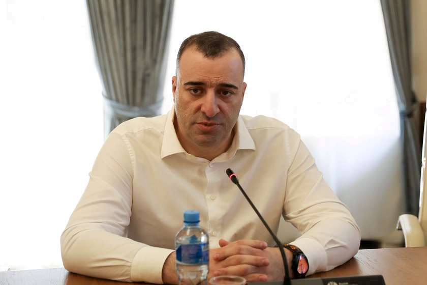 რატი იონათამიშვილი

