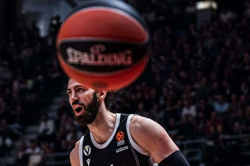 თორნიკე შენგელია