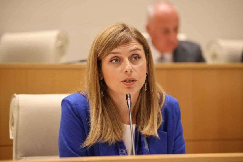 თეონა აქუბარდია