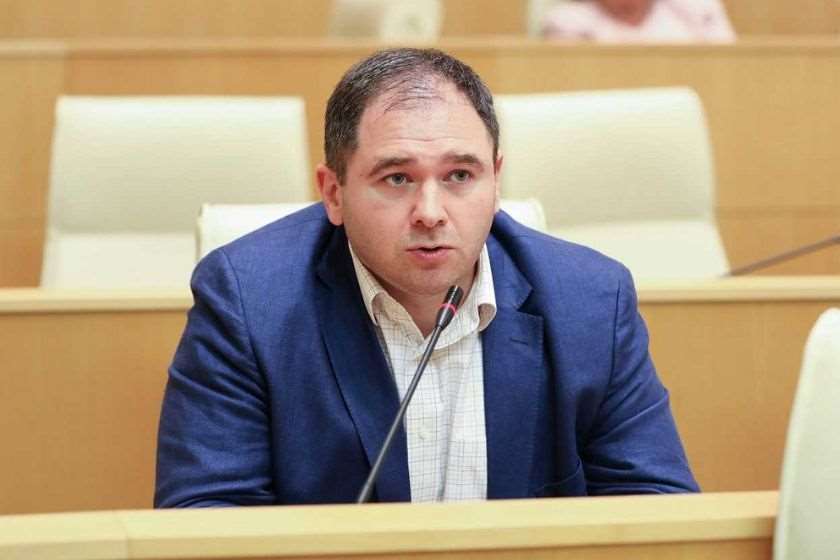 ნიკოლოზ სამხარაძე