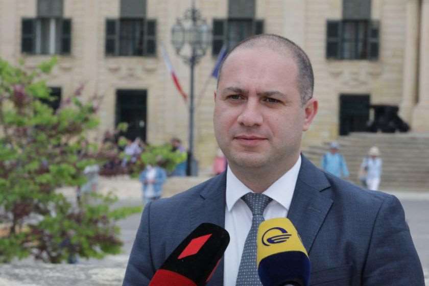 გივი მიქანაძე