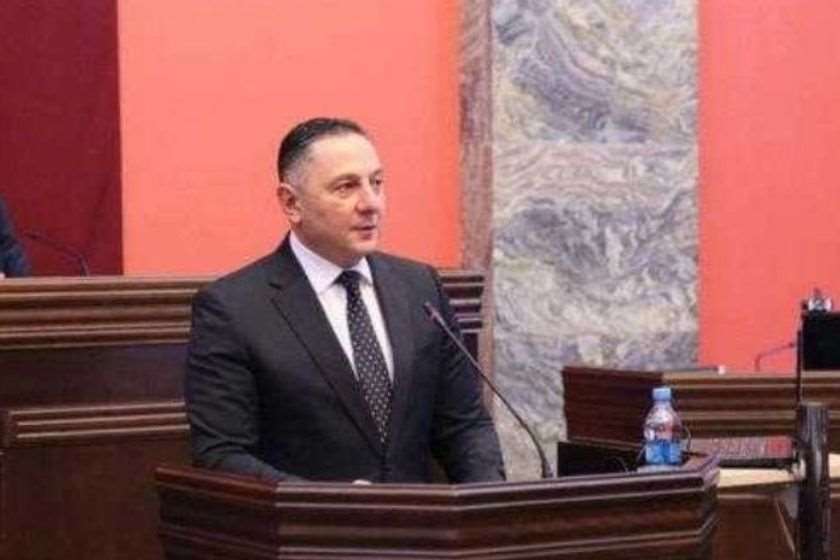 ვახტანგ გომელაური