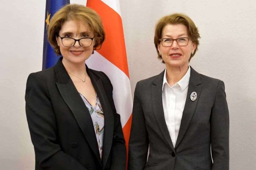 ელისო ბოლქვაძე
ედიტე მედნე