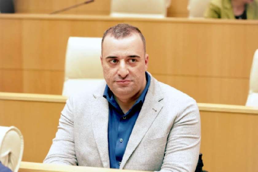 რატი იონათამიშვილი