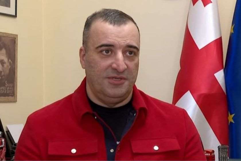 რატი იონათამიშვილი