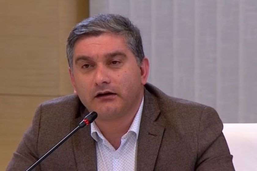 ზვიად ავალიანი შვედეთის სასამართლოს გადაწყვეტილებაზე რომ არ მოხდეს ერიტრეელი მიგრანტის დეპორტაცია, რომელმაც 16 წლის გოგო გააუპატიურა: ასეთი რბილი დამოკიდებულების მიზეზი სხვაა- პატრიოტული გრძნობებისგან დაცლილი ევროპული ბიუროკრატია ათეულობით წელია ავსებს ევროპის ქალაქებს მიგრანტებით და ამ პროცესში უზარმაზარ ფულსაც აკეთებს