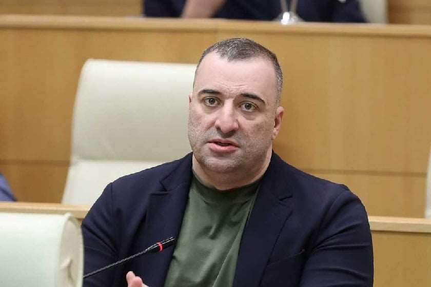 რატი იონათამიშვილი