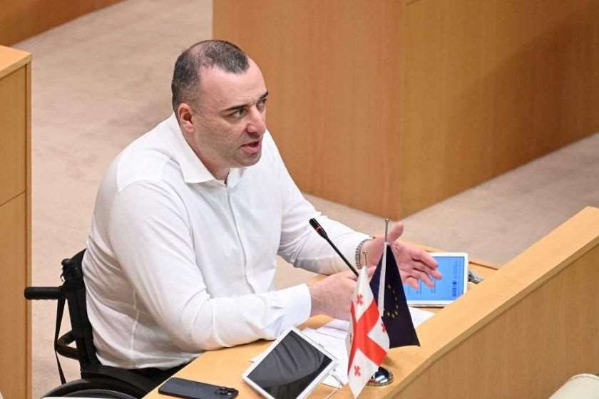 რატი იონათამიშვილი