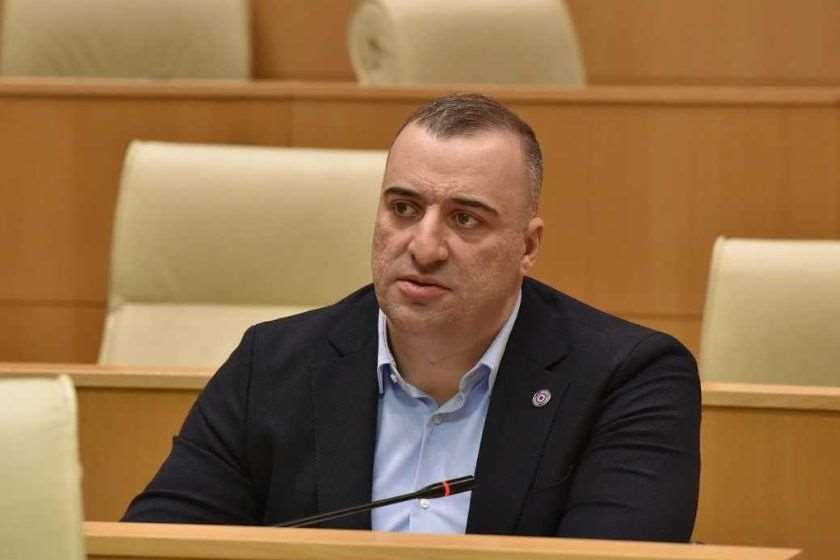 რატი იონათამიშვილი