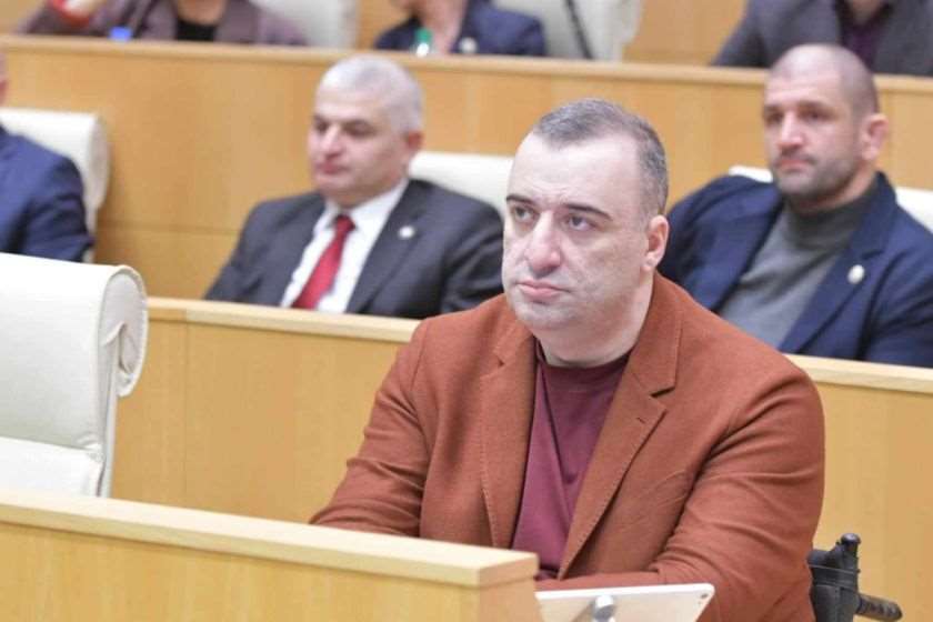 რატი იონათამიშვილი