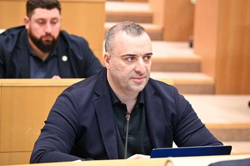 რატი იონათამიშვილი