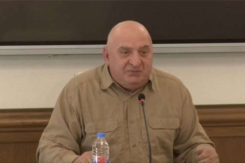 მალხაზ თოფურია