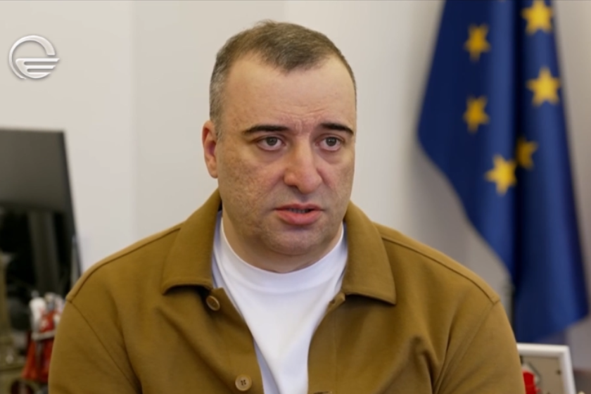 რატი იონათამიშვილი