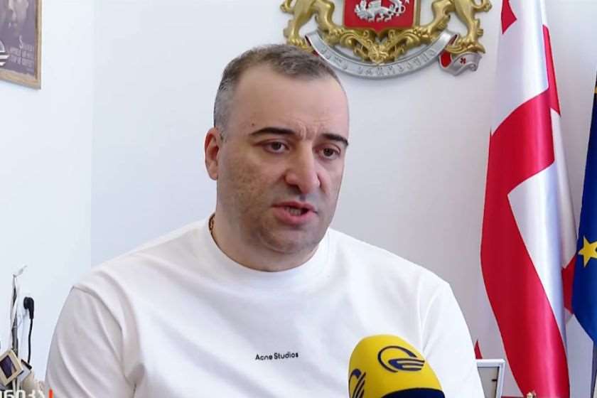 რატი იონათამიშვილი