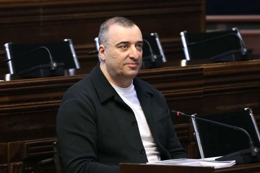 რატი იონათამიშვილი