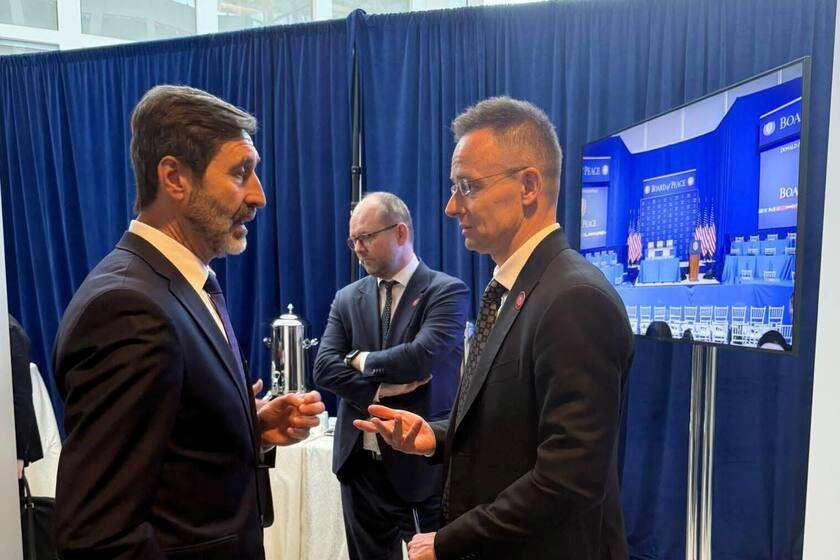 იურაი ბლანარი პიტერ სიიარტო