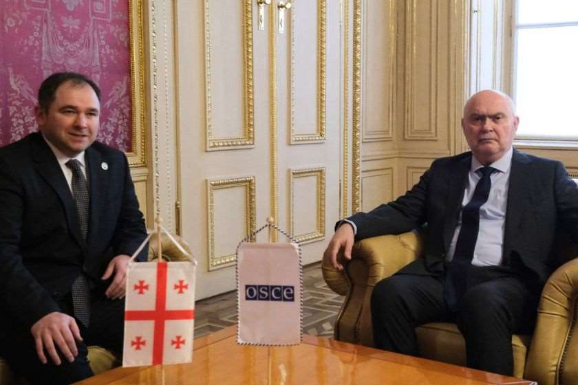 ნიკოლოზ სამხარაძე, ფერიდუნ სინირლიოღლუ