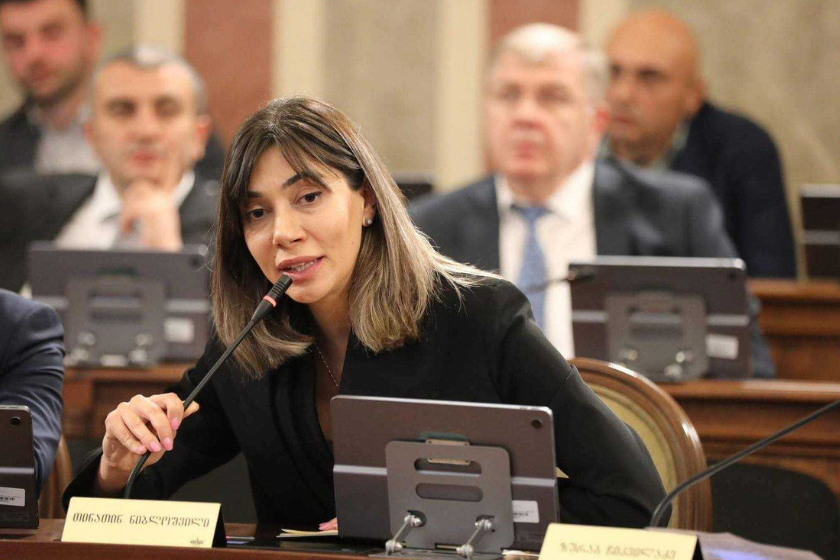 თინათინ ნიბლოშვილი