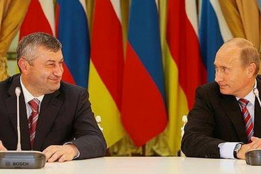 ედუარდ კოკოითი
ვლადიმერ პუტინი