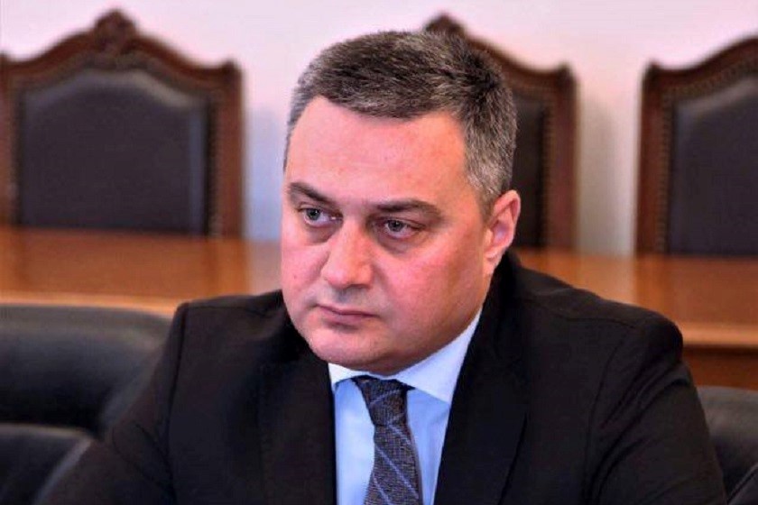 ვიქტორ დოლიძე