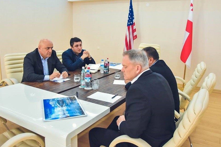 შეხვედრა ამერიკულ მხარესთან