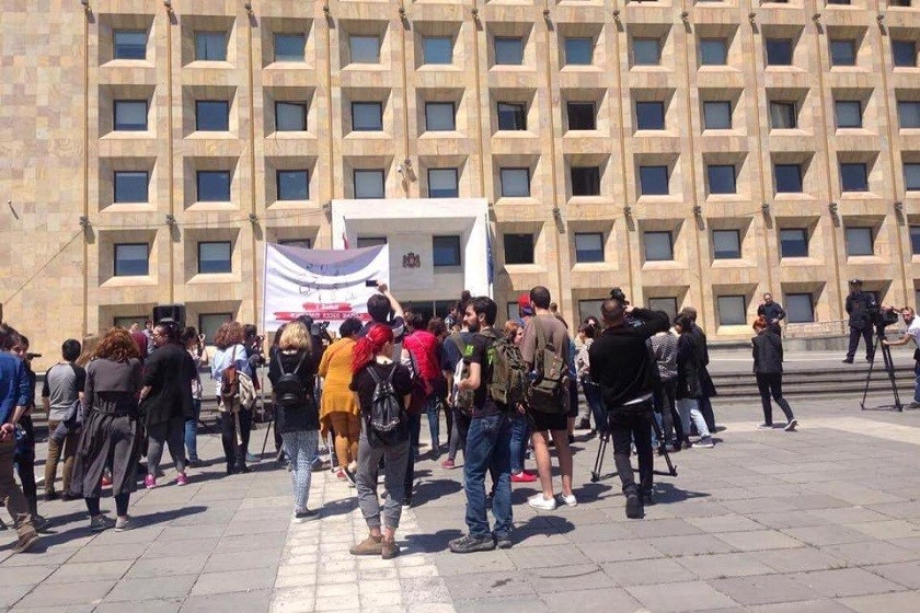 ქალთა მოძრაობის აქცია კანცელარიასთან