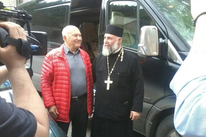 იური ლუჟკოვი
მამა ბასილი, წმინდა ნიკოლოზის ტაძრის წინამძღოლი