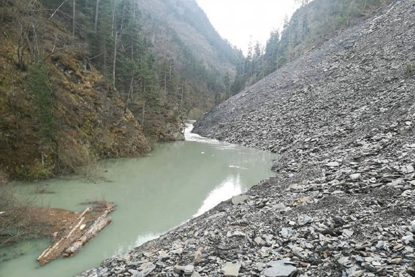 ტბა თუშეთის გზაზე