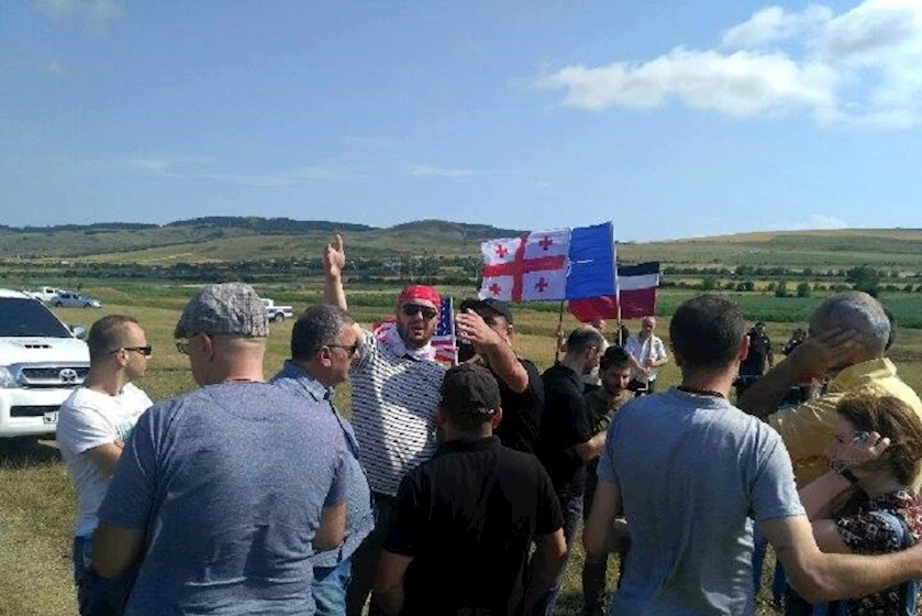 აქტივისტები საოკუპაციო ხაზთან