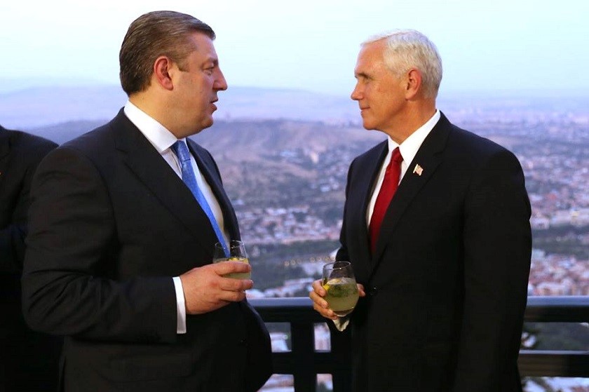 გიორგი კვირიკაშვილი
მაიკ პენსი