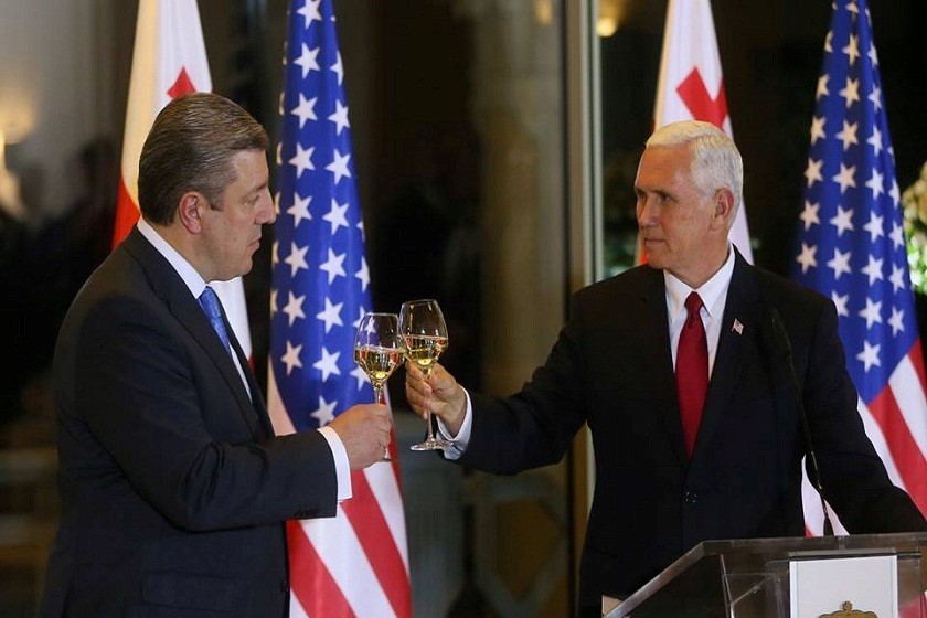 გიორგი კვირიკაშვილი 
მაიკ პენსი