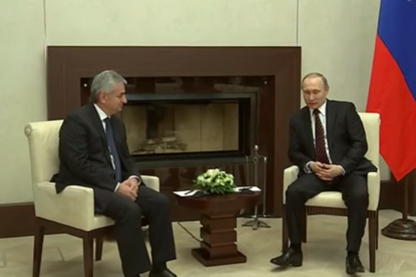 ხაჯიმბა და პუტინი