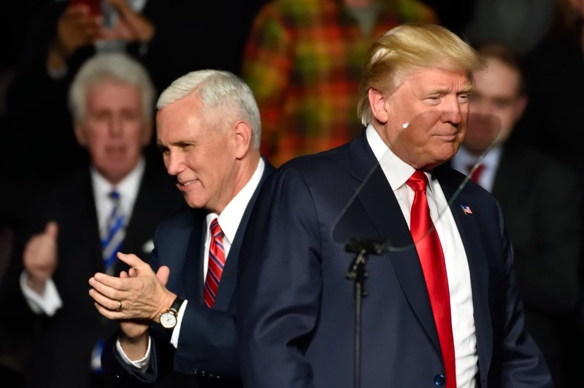 მაიკ პენსი
დონალდ ტრამპი